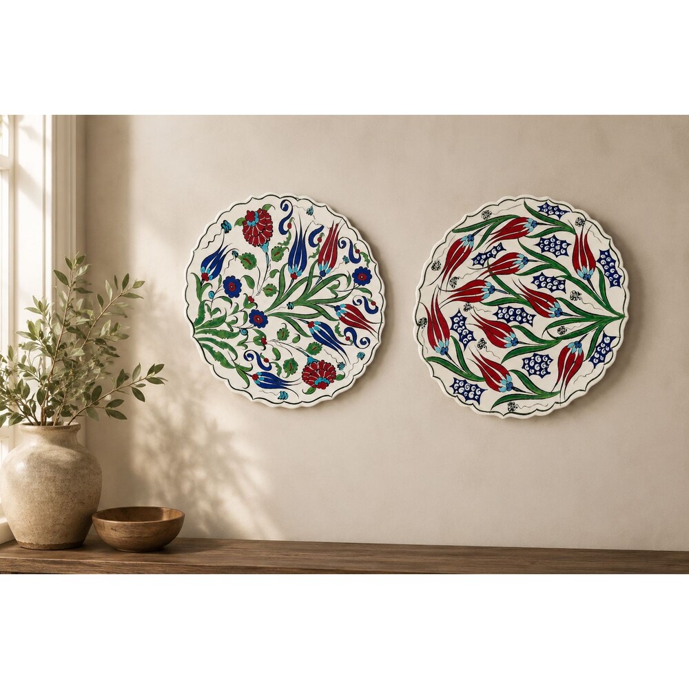 Turkish Kütahya Iznik Style Hand Painted Floral Ceramic Wall Plates Set of 2